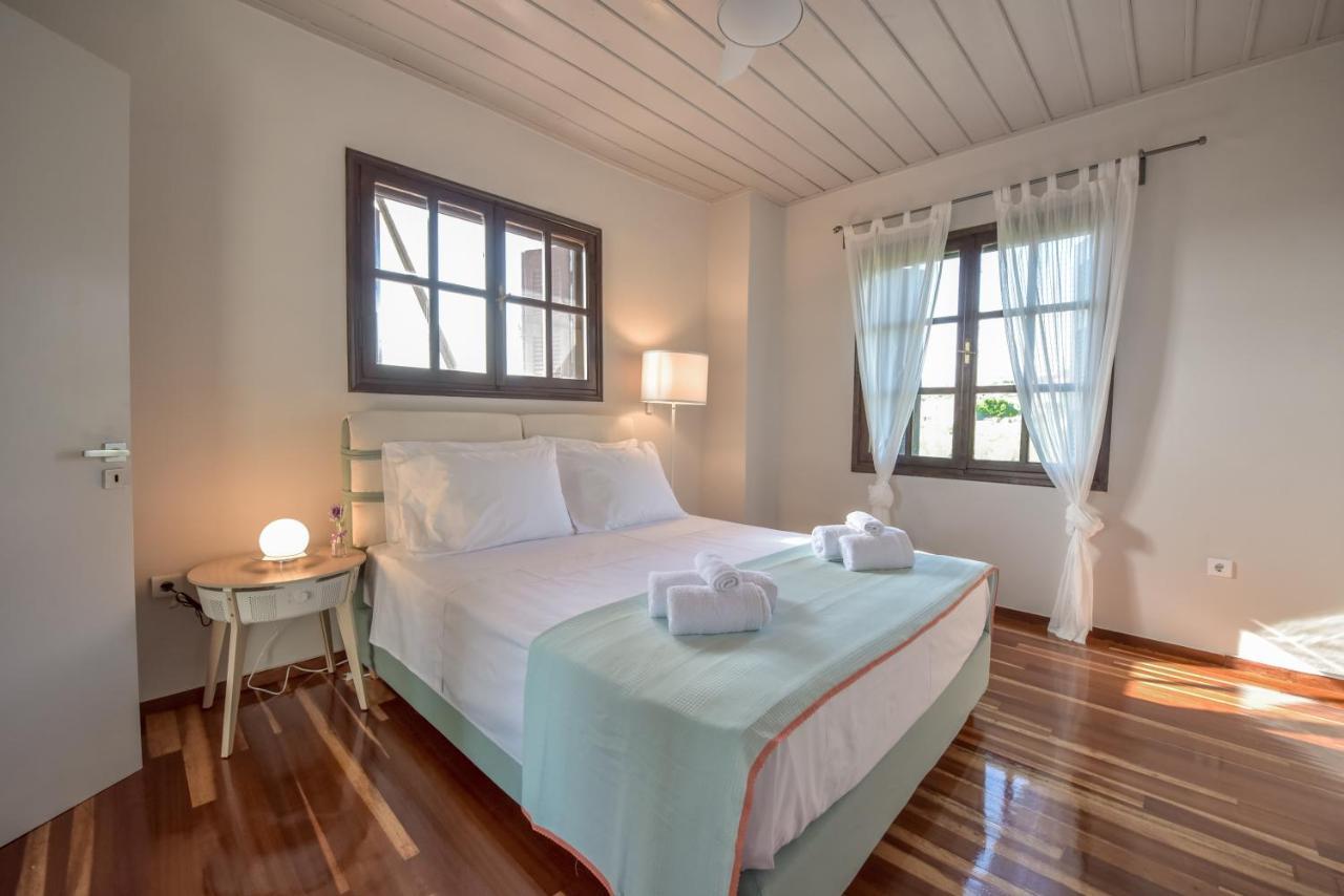 Alexandre Maison Beachfront Gialova Vacation Home Exterior photo
